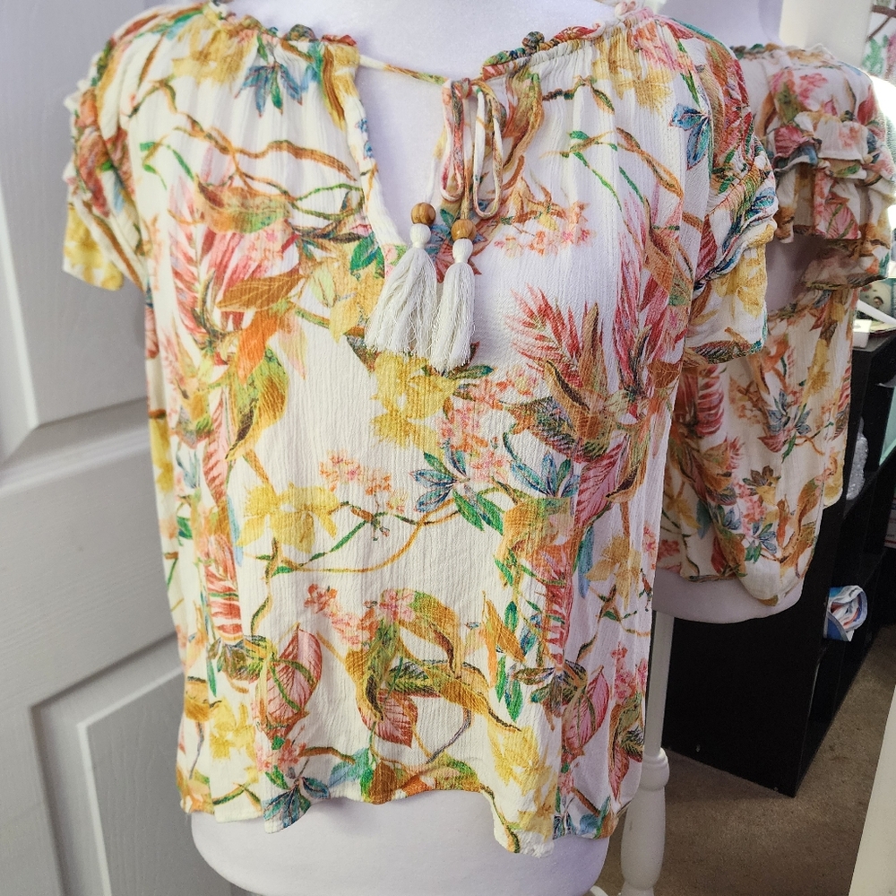 💞3/$24💞 Rose & Olive Cream Tie Front Ruffled Blouse Size XL